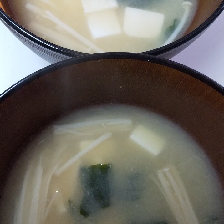 豆腐とえのきとわかめのお味噌汁